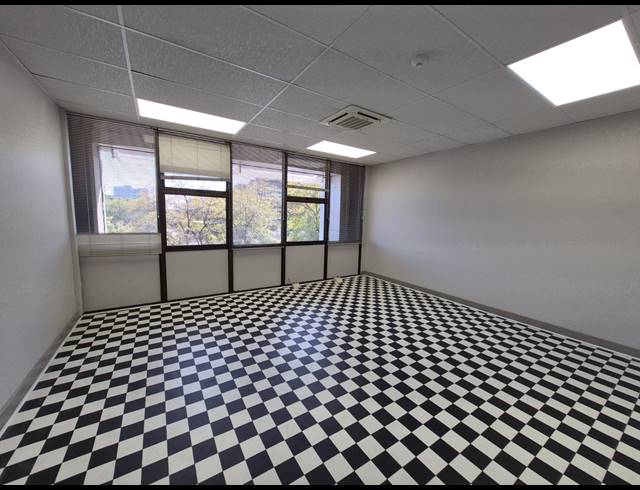 899M² OFFICE TO LET IN SANDTON CENTRAL